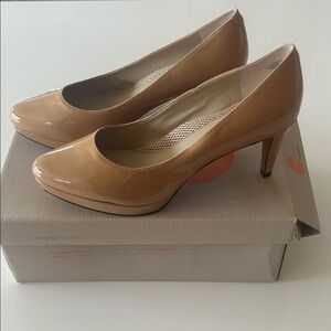 Easy Spirit Women's Nude Platform  Heels